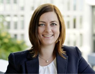 („Durch Procore bekommen wir mehr Einblicke in die Projekte und sind in der Lage, unsere Projekte besser zu steuern, Risiken zu erkennen und proaktiv zu handeln.“ Mareike Groba, Commercial Project Manager bei International Campus. Bild: International Campus Group)