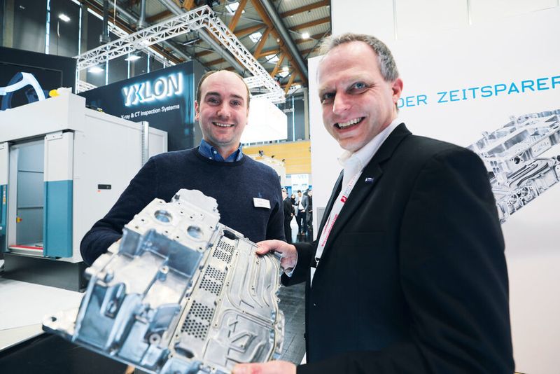 VDWF Managing Director Ralf Dürrwächter (r.) and Carsten Nacke, Managing Director SNW Formenbau, at Euroguss 2020. (VDWF)