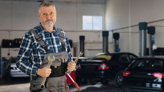 Nicht wenige Unternehmer arbeiten bis weit ins Rentenalter. Doch es gibt andere Möglichkeiten. (Bild: wewi-creative - stock.adobe.com)