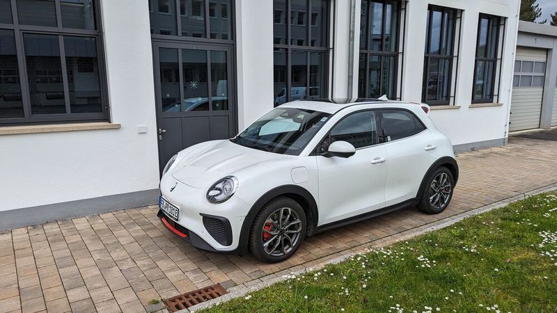 Dafür schaut er mit seinen Kulleraugen viel zu freundlich in die Gegend. (Bild: Rosenow – VCG)