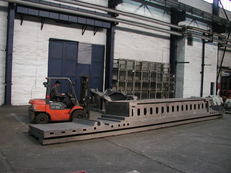 Querbalken, Abmessungen 11.750 mm x 1860 mm x 1380 mm, Stückgewicht: 49.700 kg, Werkstoff: EN-GJS-600-3 nach DIN EN 1563. (Bild: Meuselwitz-Guss)