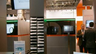 Hier ist das neue Konzept am 17. November gerade enthüllt worden...gegen Mittag lüftete Concept Laser das Geheimnis um die modulare Weltpremiere. (Bild: Königsreuther)