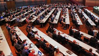 Vom 22. bis 24. April 2026 fand in Aachen der AKL’26 – International Laser Technology Congress statt. Dort informierten mehr als 90 Vortragende die 544 Fachleute über den aktuellen Stand der industriellen Lasertechnik. (Bild: Fraunhofer ILT, Aachen / Andreas Steindl.)