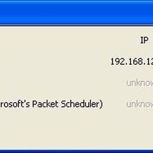 Nach der Auswahl der Netzwerk-Schnittstelle beginnt Wireshark mit dem Mitschneiden der Daten.