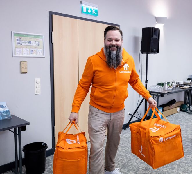 Wenn der Lieferando-Bote kommt... oder: Life-Hacking a la Eye Security. (Bild: Kiwiko/Jörg Farys)