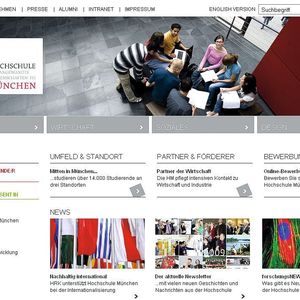 Das Corporate Design der Hochschule München spiegelt sich sowohl im Gebäude als auch im Logo und der Gestaltung auf der Website wider.