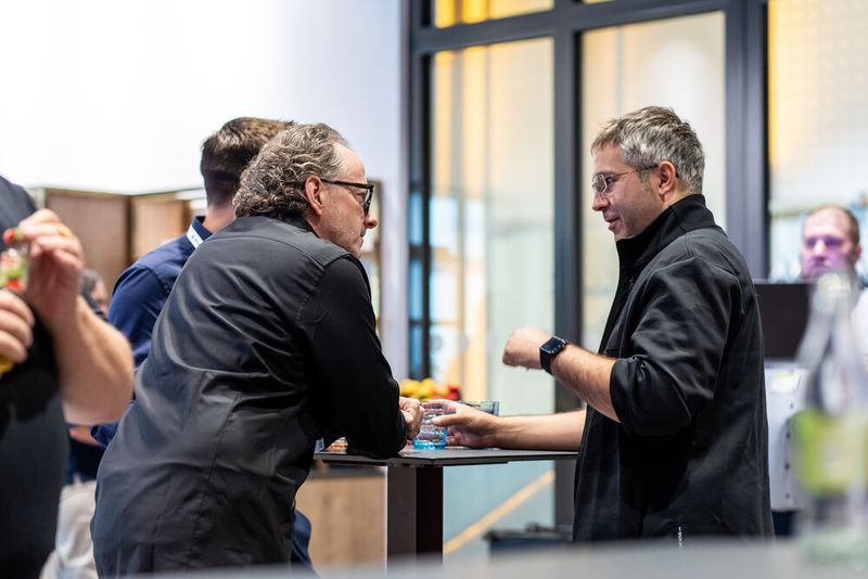 Partner im Gespräch (Bild: Synaxon)