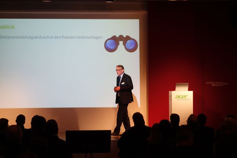 Region Manager Central Europe und Country Manager Deutschland bei Acer, Wilfried Thom, hieß die Partner willkommen. (IT-BUSINESS)