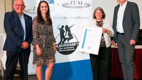 v.l.n.r.: Torsten Sach, Geschäftsführer ZDM, Jana Hörmann, Ausbildungsleitung, Simone Kraus, Geschäftsführerin Personal, und Dr. Björn Börgermann, Hauptgeschäftsführer MIV  (Bild: ZDM © Martin Linder)