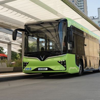 Vinfast kommt mit zwei E-Bussen nach Europa. Einer davon ist das Modell EB 12. (Bild: Vinfast)