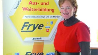 Aus- und Weiterbildung liegen ihr am Herzen. Im Dezember 2007 wurde ein Wettbewerb für gewerbliche und kaufmännische Auszubildende mit drei Bewertungskriterien ausgeschrieben: 
1. Pünktliche und regelmäßige Abgabe der Berichtshefte, 2. Bewertung des Vorgesetzten in der jeweiligen Abteilung, 
3. Schulnoten des Jahresabschlusses. Zu gewinnen gab es ein Wochenende in Köln mit Ford- Werksbesichtigung. (Archiv: Vogel Business Media)