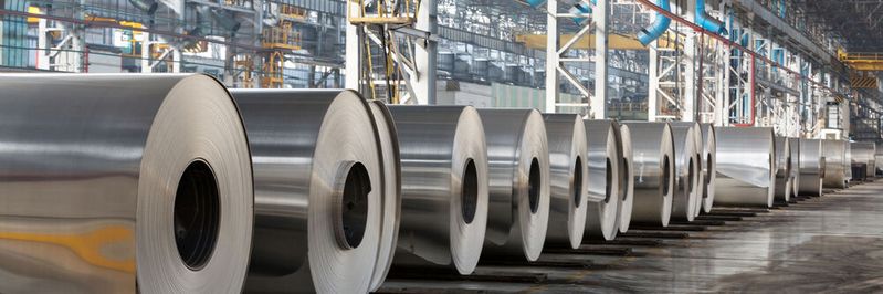 Optimierte Walzöle verbessern die Produktionsleistung in der Aluminiumindustrie.(Bild:  Pavel Losevsky - stock.adobe.com)