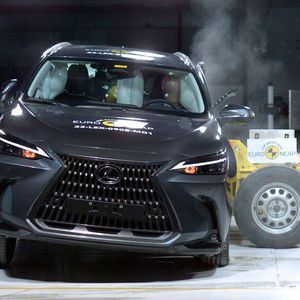 Das SUV-Modell Lexus NX hat gute Noten für die Anzahl und Funktionsweise seiner Assistenzsysteme bekommen. (Bild:  Euro NCAP)
