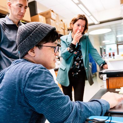 Scientists from Gladstone and UCSF have shed light on exactly how neurons consume and metabolize glucose, which could have implications for understanding neurodegenerative diseases. Seen here are Ken Nakamura (left), Yoshi Sei (center), and Myriam Chaumeil (right). Scientists from Gladstone and UCSF have shed light on exactly how neurons consume and metabolize glucose, which could have implications for understanding neurodegenerative diseases. Seen here are Ken Nakamura (left), Yoshi Sei (center), and Myriam Chaumeil (right).