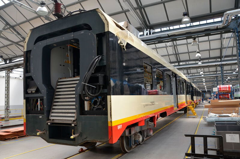 Newag produziert in der Stadt Neu Sandez tief im Süden des Landes Schienenfahrzeuge für unterschiedliche Einsatzfälle und modernisiert auch, wie in diesem Beispiel.  (Jablonski)