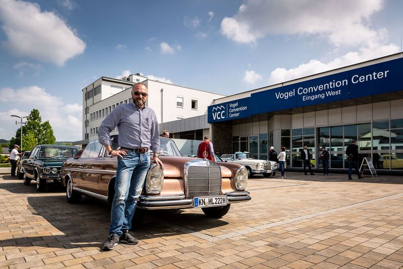 Das Vogel Convention Center (VCC) dient seit diesem Jahr als Austragungsort des Oldtimerkongresses „Recht & Schaden“. (Stefan Bausewein)