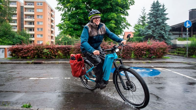 Platz 2: Das sind die E-Bike-Trends 2023 – auch 2023 wird sich bei den E-Bikes einiges tun. Der Trend geht unter anderem zu SUV-E-Bikes mit einem breiten Einsatzprofil.  (Bild: www.pd-f.de / Luka Gorjup | Lux Fotowerk)