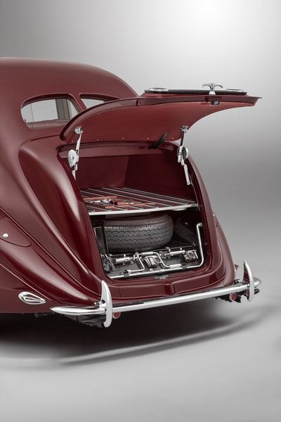 Wie beim Original wurden leichte Stahlbleche verbaut. (Bentley)