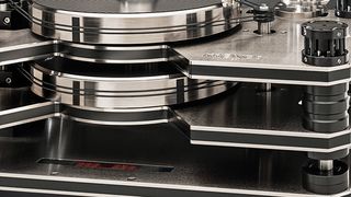 Ein Muss für Musikliebhaber: Der Kronos-Plattenspieler ist dank seiner einzigartigen Bauweise und hochstehender Technik so präzise wie kaum ein anderer Player. (Bild: Kronos)