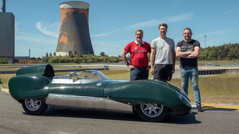 Setzen auf Westfield Sportscars: (v. l.) Taco Janssen, Operations Manager Motorsport der Rennstrecke Meppen, Cees Prins, Chief Of Operations, und Driving-Fun-Chef Peter Tunissen. (Bild: LVK Fotografie)