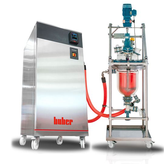 Unistate sind prädestiniert für Temperieraufgaben in der Prozess- und Verfahrenstechnik wie z.B. Reaktoren, Autoklaven, Miniplant-/Pilotanlagen und Reaktionsblöcke.(Bild:  Peter Huber Kältemaschinenbau)