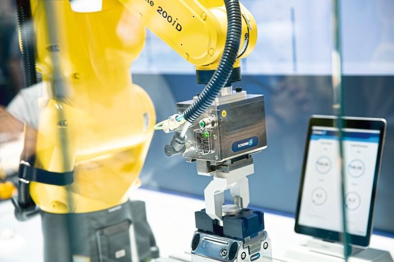„Mit unseren Spannmitteln und Greifsystemen sind wir offen für jede Cloudlösung und für jede Art der Kommunikation“, sagt Henrik A. Schunk, Geschäftsführender Gesellschafter und CEO der Schunk GmbH. (Schunk)