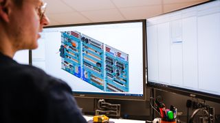 Für die 3D-Schaltschrankplanung nutzen die Röring Elektrokonstrukteure Eplan Pro Panel. (Bild: Eplan & Röring)