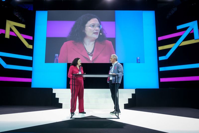 Andrea Nahles, Vorstandsvorsitzende Bundesagentur für Arbeit, mit Adel Al-Saleh, Vorstand T-Systems (© Deutsche Telekom)