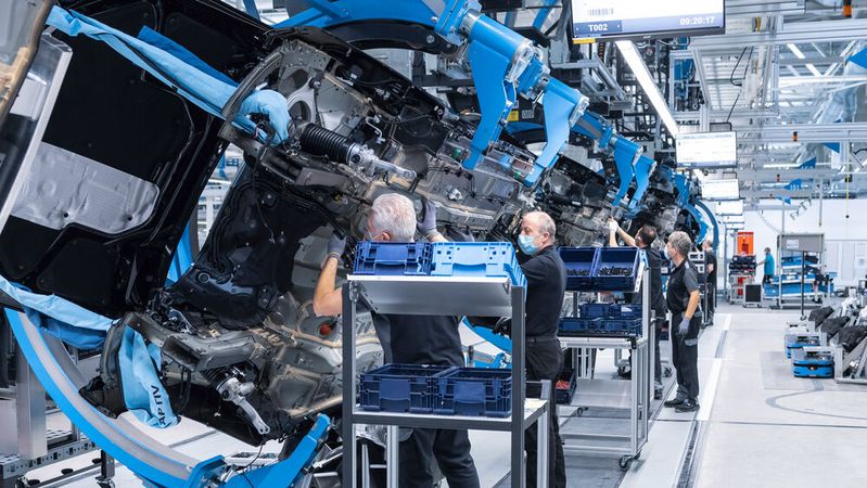 Die von US-Präsident Donald Trump treffen unter anderem die Autoindustrie. (Bild:  Daimler)