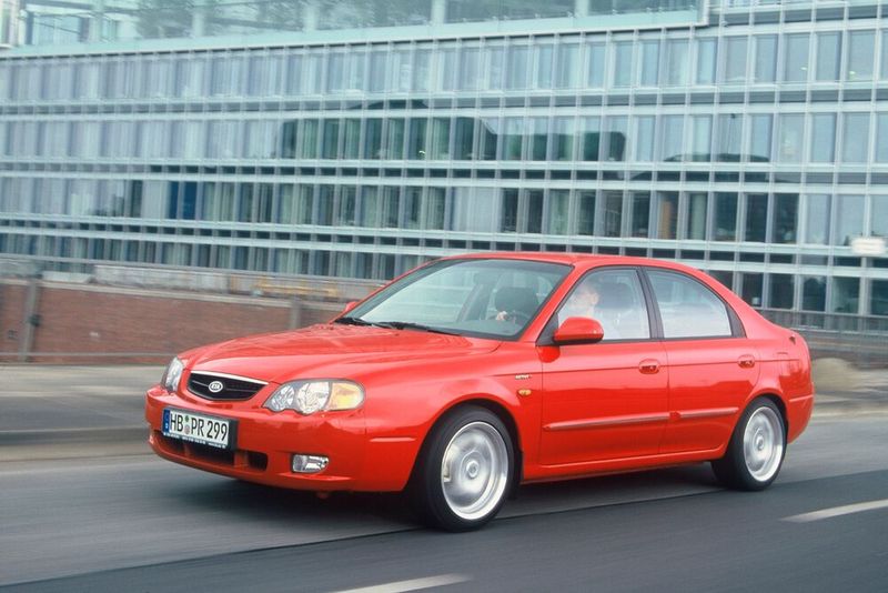 1999 löste der Shuma den Sephia in der Kompaktklasse ab. (Bild: Kia)