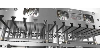 Tankplatte als Werkzeugoberteil im modular aufgebauten Folgeverbundwerkzeug. (Bild: Steinel)