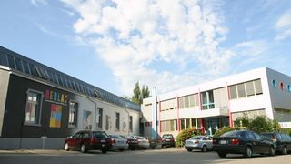 Firmengebaeude_OEM_Partners.jpg ()