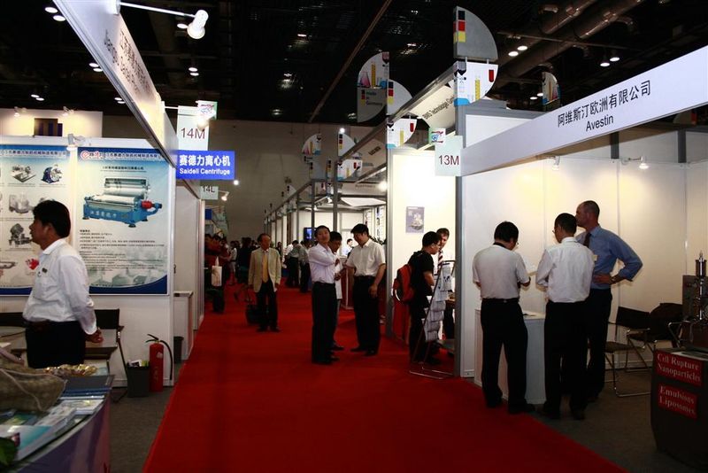 Mit 413 Ausstellern aus 24 Ländern in 2010 ist die AchemAsia die internationalste Veranstaltung für die Prozessindustrie in China. (Bild: Dechema) (Bild: Dechema)