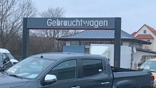 Im Gebrauchtwagengeschäft ist Bewegung. Nicht zuletzt Nutzfahrzeuge sind gefragt. (Bild: Grimm – »kfz-betrieb«)