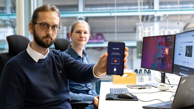 Gründer und Geschäftsführer von heylogin:  Dr. Dominik Schürmann (links) und Vincent Breitmoser.(Bild:  heylogin)