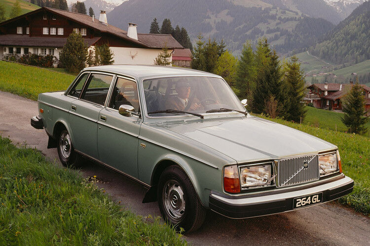 Für die Bessergestellten war auch der Volvo 264 (hier 1977) zu bekommen. (Foto: Hersteller)