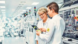 Moderne Kommunikationsinfrastrukturen ermöglichen mit Hilfe von Datenanalysen gewonnenen Informationen neue Automatisierungsansätze, die die Verfügbarkeit, Performance und Qualität von Produktionsanlagen bei gleichzeitiger Erhöhung der Flexibilität maßgeblich positiv beeinflussen. (Bild: Phoenix Contact)