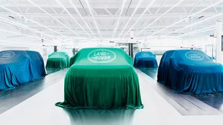 Allein Land Rover soll in den kommenden fünf Jahren sechs rein elektrisch angetriebene Modelle auf den Markt bringen. (Bild: Jaguar Land Rover)