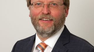 Mit Dr. med. Andreas Hey hat die EPRD Deutsche Endoprothesenregister gGmbH nun neben dem Orthopäden Prof. Dr. Joachim Hassenpflug einen Geschäftsführer gewonnen, der über viele Jahre Erfahrung im Aufbau junger Unternehmen im Bereich Medizin verfügt. (Bild: EPRD)