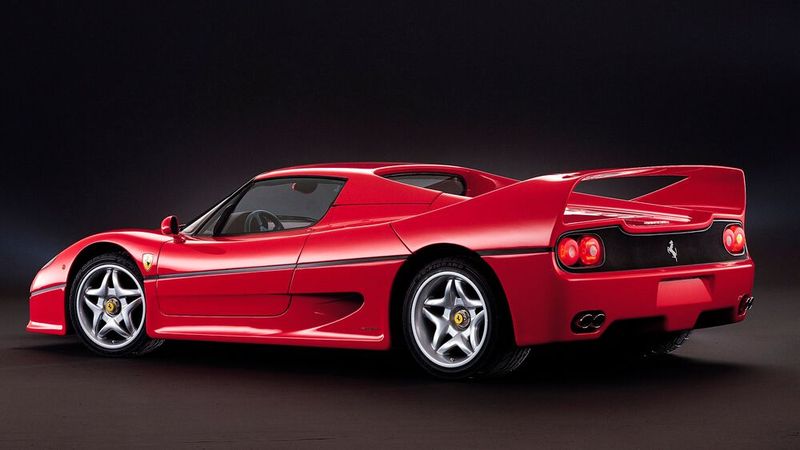 Frage: Woran erinnern dieses und das nächste Foto? (Bild: Ferrari)