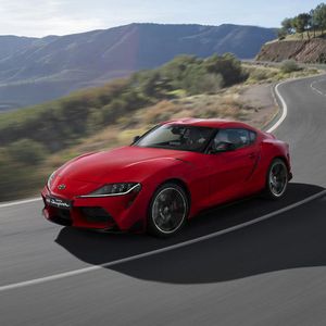 (Toyota)