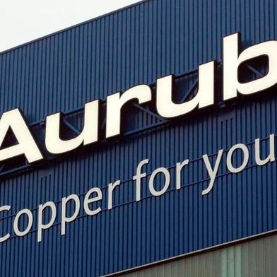Die Stimmung bei Aurubis hellt sich in diesen Sommertagen etwas auf. Denn es gibt zwei Trends, die mehr Geld in die Kasse fließen lassen, weshalb die Prognose für das laufende Geschäftsjahr recht sicher bestätigt werden kann ... (Bild: Aurubis)