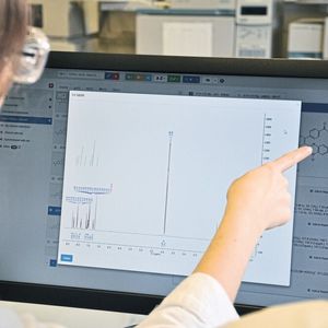 Abb. 1: Chemotion-ELN in Benutzung durch das Laborteam am KIT