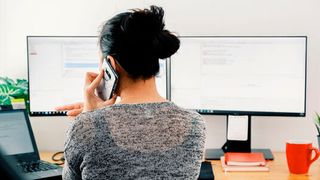 Zu den größten Herausforderungen von Führungskräften im vergangenen Jahr gehörte unter anderem die Aufrechterhaltung des Zusammenhalts im Homeoffice. (©escapejaja - stock.adobe.com)