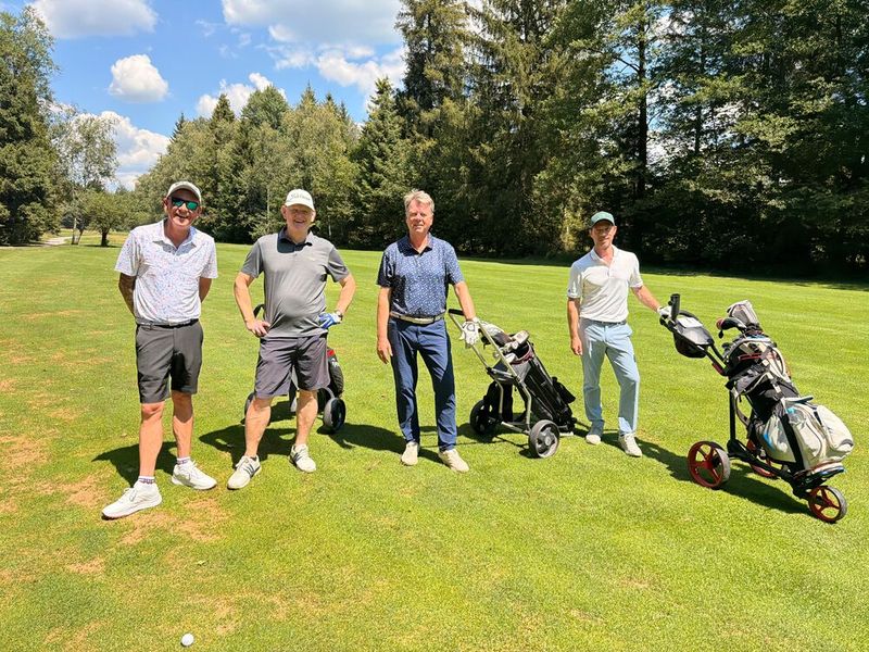 (v. l.) Martin Schnelldorfer (TD SYNNEX), Andreas Kusch (avodaq), Frank Mevert (PROFI) und Dominik Lang (Medialine) sind erprobte Golfer. (Bild: Vogel IT-Medien)