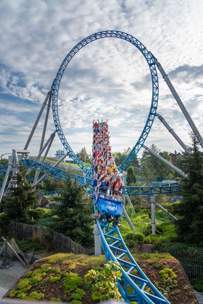 Preisgekrönter Publikumsliebling: Die Achterbahn «blue fire Megacoster» im Europa-Park (Rust) wurde bereits mehrfach ausgezeichnet – zum Beispiel als „bester Launch Coaster weltweit“ im internationalen Coaster Poll unter 400 Kandidaten (2010) und mit dem Diamond ThemePark Award als beste Achterbahn Europas (2015). (Bild: Europa-Park)