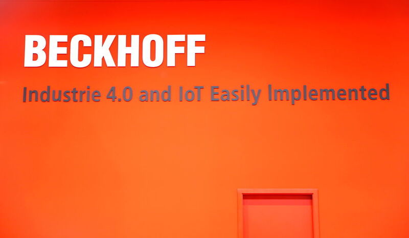 Le slogan de BECKHOFF est à la fois très actuel et ouvert vers l'avenir «Industrie 4.0 and IoT Easily Implemented», vu à SINDEX 2016. (JR Gonthier)