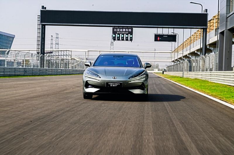Der Denza Z9 GT ist das erste Modell von BYDs Submarke, das in Europa verfügbar ist.(Bild:  BYD)