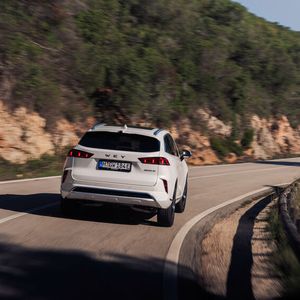 Mit einer Länge von 4,87 Metern entspricht der Wey Coffee 01 den in seiner Klasse üblichen Abmessungen.(Bild:  Autoren-Union Mobilität / Wey)