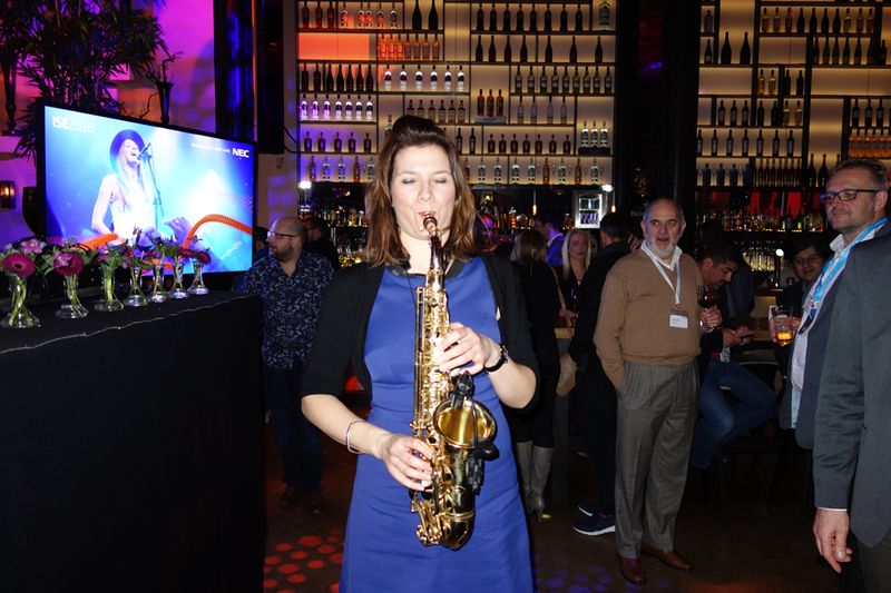 Livemusik inklusive! (Bild: IT-BUSINESS)